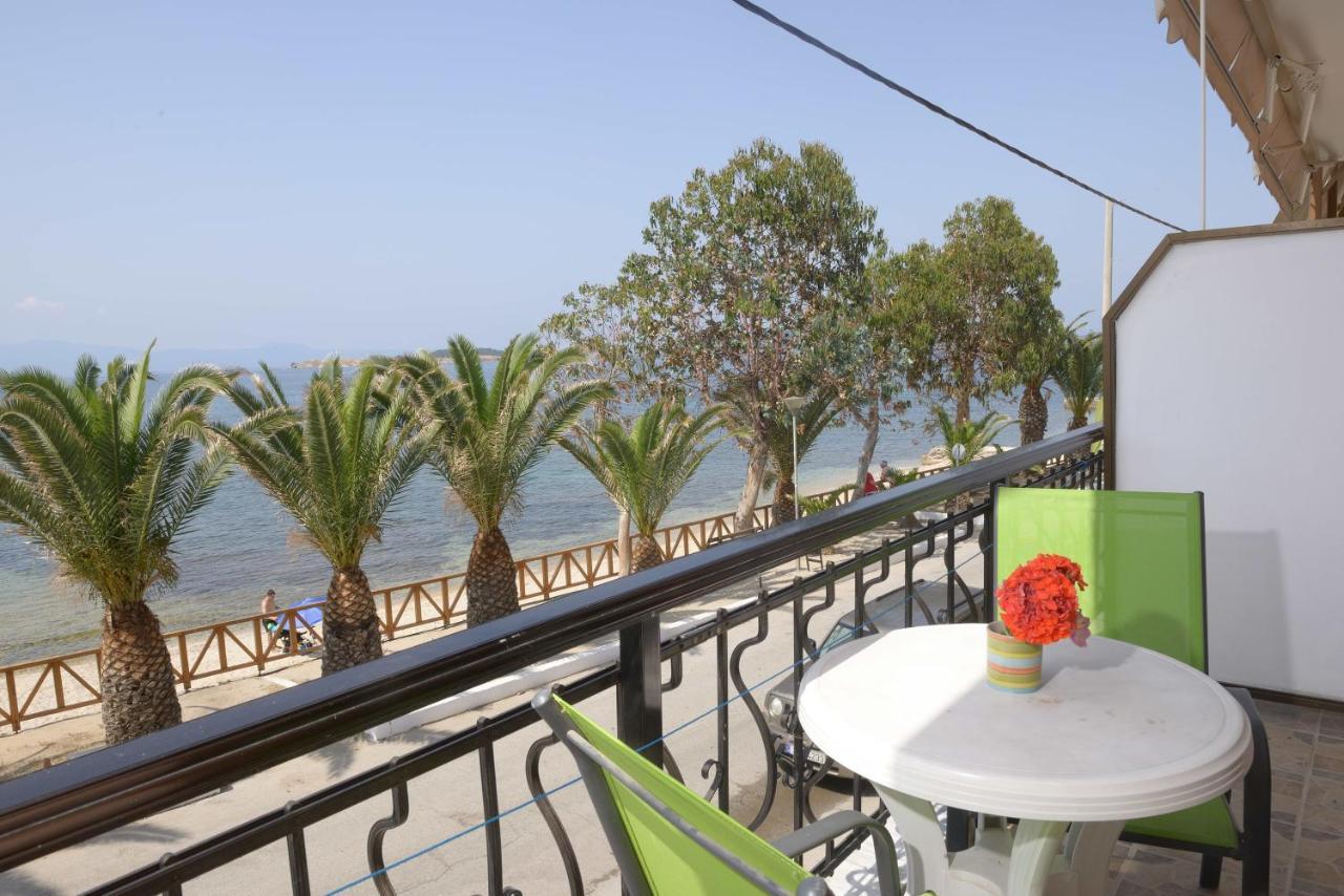 Hotel Akrogiali Ouranoupoli Exterior photo