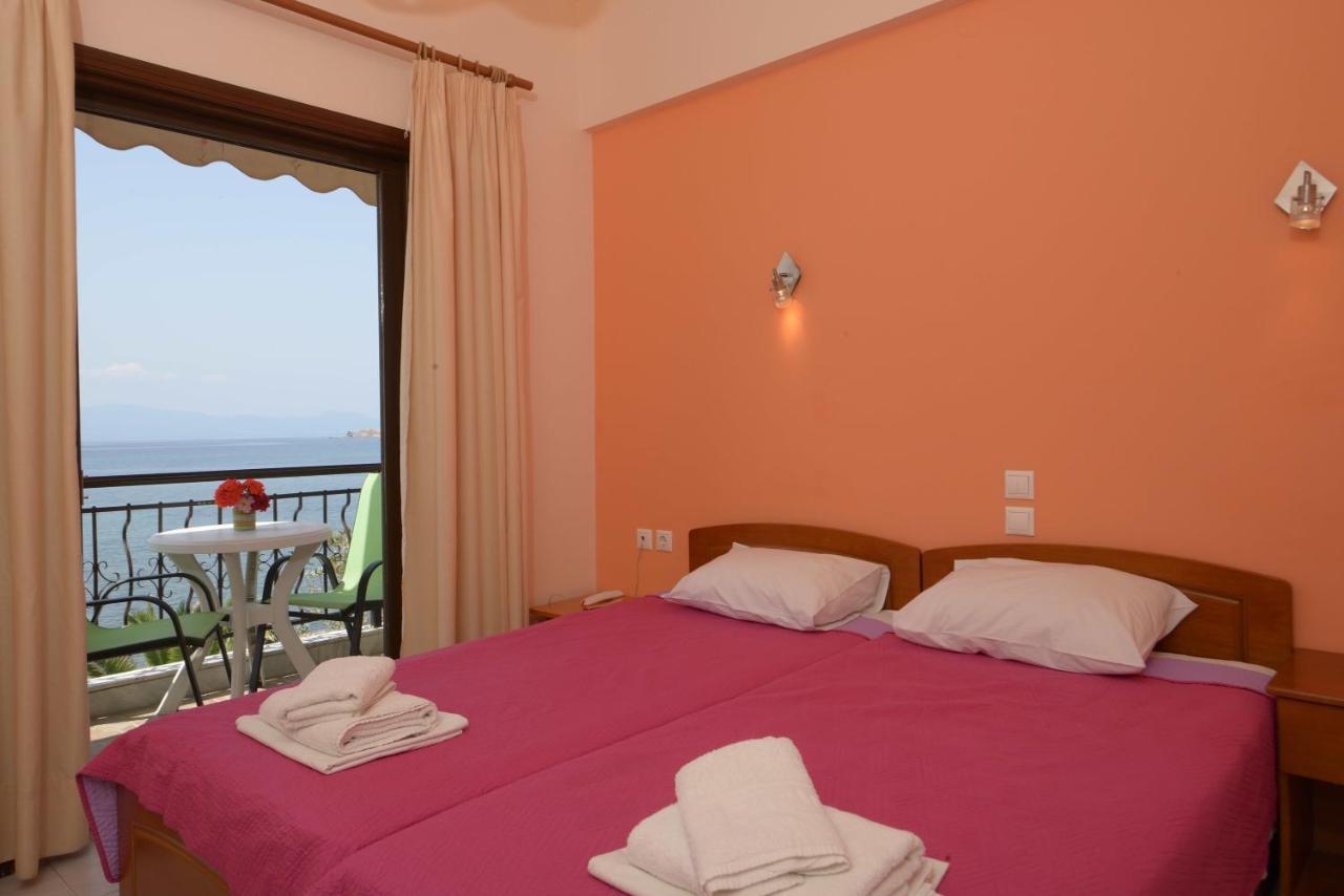 Hotel Akrogiali Ouranoupoli Exterior photo