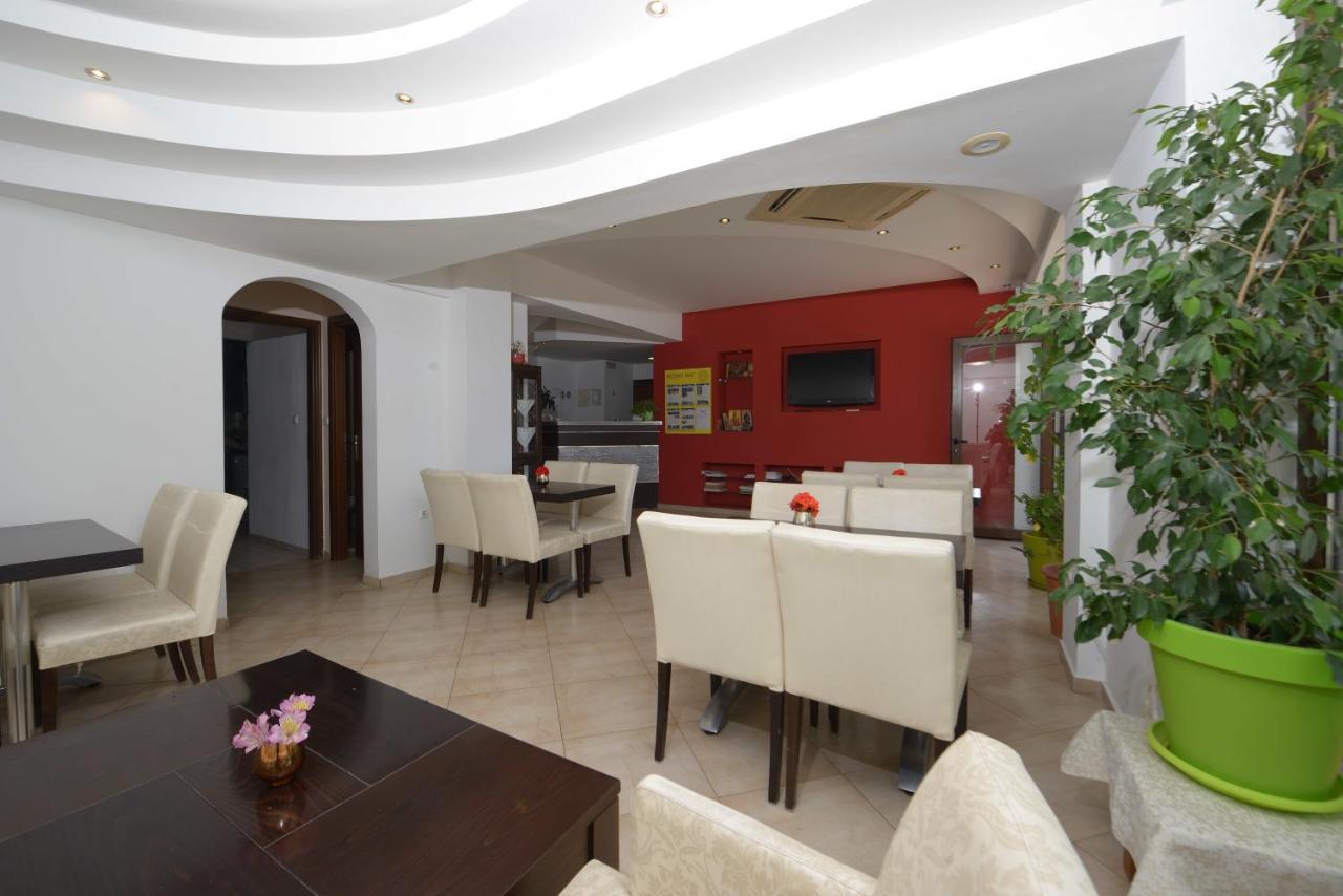Hotel Akrogiali Ouranoupoli Exterior photo